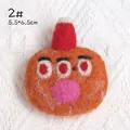 Handgemaakte oranje vilt pompoen monster broche met rode hoed, maat 5,5x6,5 cm - Oranje Drieogig Pompoenmonster (2#)
