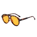 Modische Tortoise-Sonnenbrille in Übergröße mit orangen Gläsern und silbernem Pfeil-Detail - Schildpatt-Rahmen Gelbe Gläser