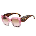 Lunettes de soleil oversize avec dégradé rose et motif écaille de tortue tendance - Monture Léopard Rose Verres Thé Rose