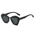 Gafas de sol de mariposa con montura negra texturizada y lentes de color gris oscuro - Montura Negra Lentes Gris Negro