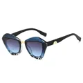 Lunettes de soleil papillon tendance avec monture bleue texturée et verres dégradés - Monture Écaille Bleue Verre Gris Bleu