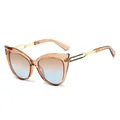 Cat-Eye-Sonnenbrille mit champagnerfarbenem Rahmen, Verlaufgläsern und goldenen Bügeln - Hellteer Rahmen / Tee-Blaue Gläser