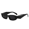 Occhiali da sole cat-eye neri con aste geometriche spesse e montura stile retrò - Montatura Nera Lenti Grigie