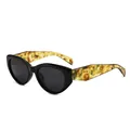 Schicke Cat-Eye-Sonnenbrille mit schwarzem Rahmen und Schildpatt-Bügeln in 45-Grad-Ansicht - Schwarzer Rahmen Floraler Bügel