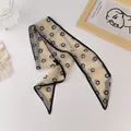 Beigefarbener Seidenschal mit schwarzem Smile-Muster und genähten Kanten - Beige mit Schwarzem Smiley