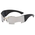 Cyberpunk-Sonnenbrille in Silber mit futuristischen Fledermausflügel-Metallnieten - Schwarzer Rahmen Silberspiegel