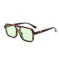 Trendige Doppelsteg-Sonnenbrille in Schildpatt-Optik mit grünen Gläsern für Damen und Herren - Schildpatt Rahmen Hellgrüne Gläser