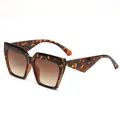 Vintage cat eye oversized tortoiseshell sunglasses with brown gradient lenses for women - Tortoise/Gradient Brown Lens
