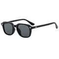Occhiali da sole alla moda con montatura quadrata, borchie in metallo e lenti grigio scuro - Montatura Nero Lucido Lente Grigia