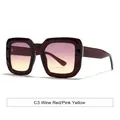 Lunettes de soleil carrées bordeaux avec détails métalliques et verres dégradés - Monture Bordeaux Verres Rose Jaune