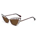 Cat-Eye-Sonnenbrille mit braunem Metallrahmen und weißen Perlen für Damen - Tee Rahmen Tee Gläser