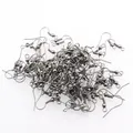 Pack de ganchos para pendientes en color gris plomo con muelle y bola para joyería DIY - Estilo de Anzuelo (174SD) / Paquete de 100 / Gris metalizado