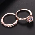 Élégant ensemble de deux bagues de mariée en or rose avec grand diamant et anneau assorti - US 6 / Blanc