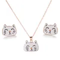 Parure collier et boucles d'oreilles chat en or rose avec émail blanc et détails roses - Chat