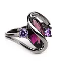 Marquise geslepen paarse kristallen ring met zwart goud en kleine zijstenen - US 5 / Paars