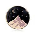 Broche en émail avec lune dorée et étoiles sur fond de ciel nocturne noir - Lune Dorée
