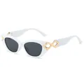 Schicke Cat-Eye-Sonnenbrille mit weißem Rahmen und goldenen Rauten-Metallakzenten - Normal / Regulär (inkl. 13 % MwSt.) Weißer Rahmen Graue Gläser
