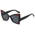Occhiali da sole farfalla moderni con dettagli marmo rosso e lenti grigio scuro - Nero con Marmo Rosso (C1)