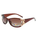 Lunettes de soleil polarisantes Y2K pour femmes, couleur thé avec décor papillon doré - Monture Thé Lentille Dégradé Thé Décor Or