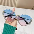 Lunettes de soleil sans monture à strass avec verres dégradés bleu et rose - Strass Blancs Verres Dégradé Bleu Rose