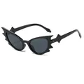 Hip-Hop Sonnenbrille in Fledermausform mit schwarzen Flammenrändern für Party-Outfits - Schwarzer Rahmen Graue Gläser
