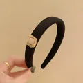 Classic black padded headband with golden buckle accent and vintage minimalist style - Square Buckle Style / Off White
