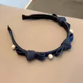 Dunkelblauer Denim-Haarreif mit Schleifen und weißen Perlenverzierungen - Dunkelblaue Perle