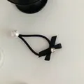Élastique cheveux avec nœud noir, perle et détail de cristal en forme de cœur chic - Noir