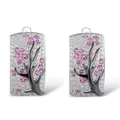 Détail de boucles d'oreilles rectangulaires argentées avec fleurs roses et cristaux - Rose