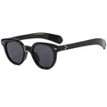 Gafas de sol negras ovaladas con elegantes remaches de tres estrellas laterales - Negro Brillante/Lente Gris
