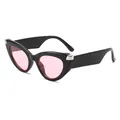 Schicke schwarze Cat-Eye-Sonnenbrille mit rosa Gläsern und metallischen Akzenten - Schwarzer Rahmen Rosa Gläser