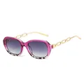 Lunettes de soleil carrées roses pour femmes avec détails de chaîne dorée sur les branches - C5 Léopard Violet Monture Lentille Gris Dégradé
