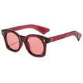 Lunettes de soleil vintage bordeaux avec verres rouges et rivets flèche dorés - Monture Rouge Pourpre Verres Rouges