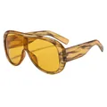Oversize-Schild-Sonnenbrille mit gelben Gläsern und bernsteinfarbenem Gestell in Retro-Optik - Transparent Gelb Gestreifter Rahmen Teelinse