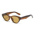 Retro Cat-Eye-Sonnenbrille mit Schildpatt-Muster, braunen Gläsern und Silbernieten - Gestreifter Holzrahmen Braune Linsen