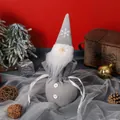 Graue gestrickte Weihnachtswichtel-Süßigkeitentasche mit Schneeflocken-Stickerei und Bart - Grau