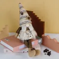 Gnomo da caffè beige e marrone in peluche con cappello a tazza per decorazione casa - Stile Trecce Gambe Lunghe