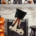 Halloween-Dekostrumpf mit schwarzen Pailletten und gestreiften Hexenbeinen für Partys - Beige