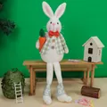 Gnome lapin de Pâques en peluche aux longues jambes, gilet vert et accessoire carotte - Lapin À Longues Jambes Vert