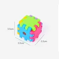 Temperino a cubo colorato con blocchi puzzle in verde, blu, rosa e giallo per bambini - Colori Misti Casuali