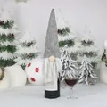 Copribottiglia di vino gnomo grigio natalizio per decorazione tavola festiva - Copribottiglia gnomo senza volto grigio