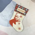 Weihnachtsstrumpf mit roter Rentiersilhouette, Schneeflocken und Welcome-Etikett-Motiv - Roter Rentier-Stil (CX21043) / Rot