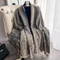Scialle tipo cashmere con motivi geometrici e frange per l'autunno e l'inverno - Grigio
