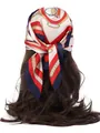 Foulard in seta con stampa equestre rossa e blu annodato su capelli castani - Fibbia in Pelle - Rosso