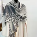 Bufanda chal gruesa con estampado de leopardo y espiga con flecos elegantes - Leopardo Color Block - Gris