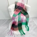 Sciarpa a quadri arcobaleno in mohair con frange e motivi in rosa verde e viola - Stile a Quadri Verde Rosa