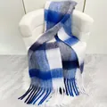 Sciarpa a quadri arcobaleno in mohair blu Klein e grigio con dettagli di frange - Stile Plaid Blu Grigio
