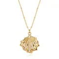 Détail du collier pendentif coquillage doré orné de trois rangées de zircons brillants - Style Coquille Saint-Jacques Strass (x406) / 14k / Or
