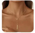 Détail macro d'un collier lasso doré en Y avec un anneau rond et un pendentif barre lisse - Style Y Pendentif Barre (x562) / 14k / Or