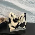 Sac fourre-tout en peluche à motif vache en fausse fourrure douce pour l'automne - Beige